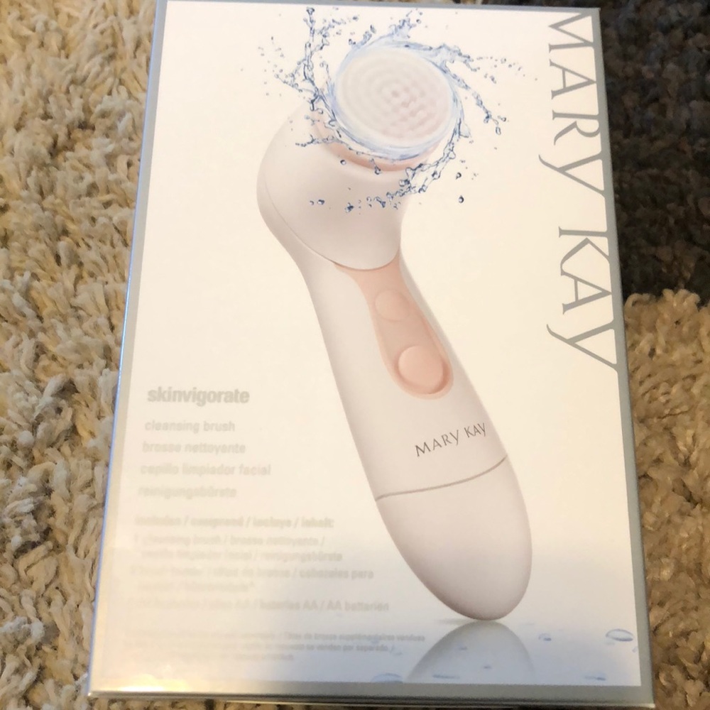 Mary Kay Skinvigorate cleansing brush